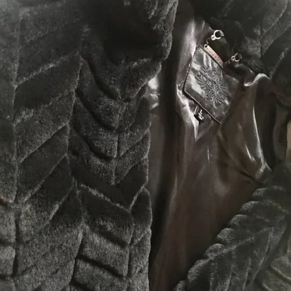 Joujou Vegan Faux Fur Black Vest Size L - Picture 4 of 5